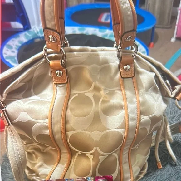 Coach poppy tartan Cream Shoulder Bag with Signature Style - Picture 4 of 7